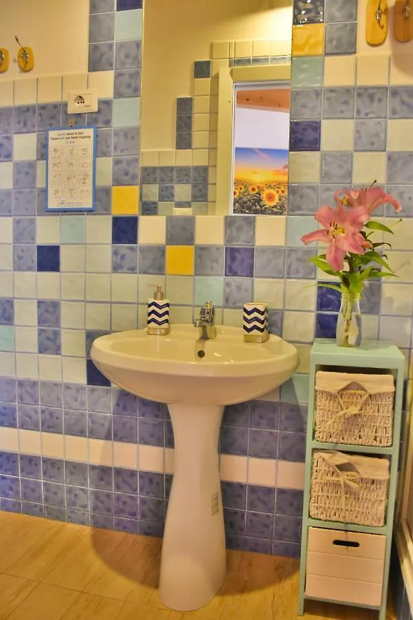 Flowery Inn Villa Альгеро 2*,