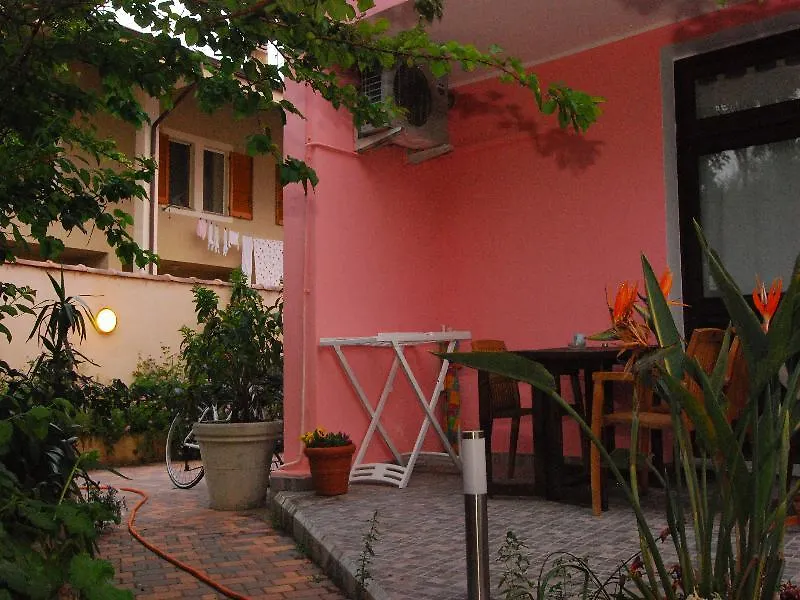 Flowery Inn Villa Альгеро