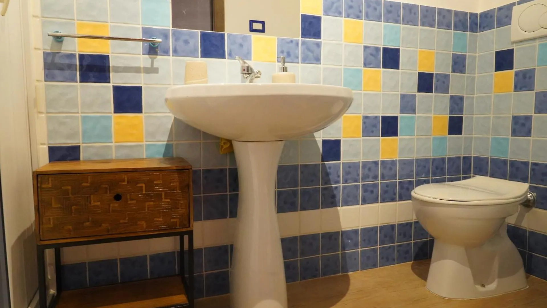 Flowery Inn Villa Альгеро