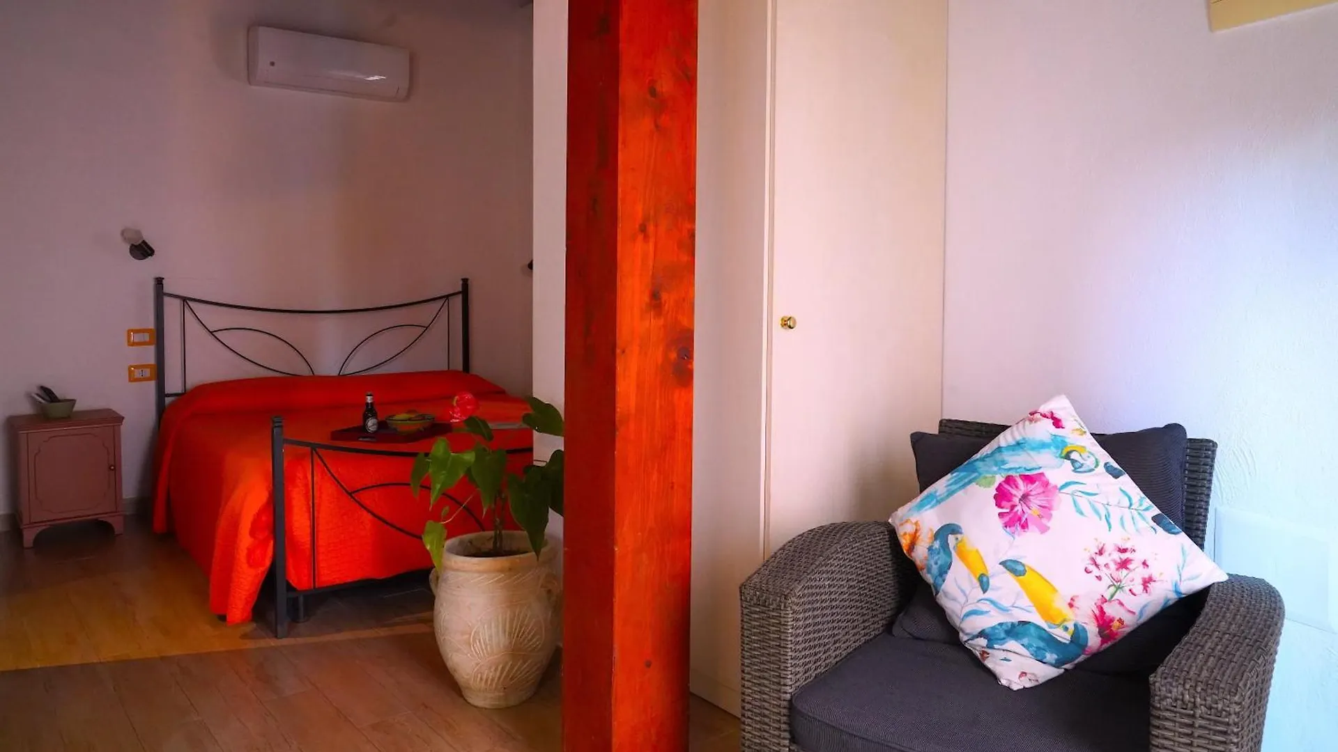 Flowery Inn Villa Альгеро Италия