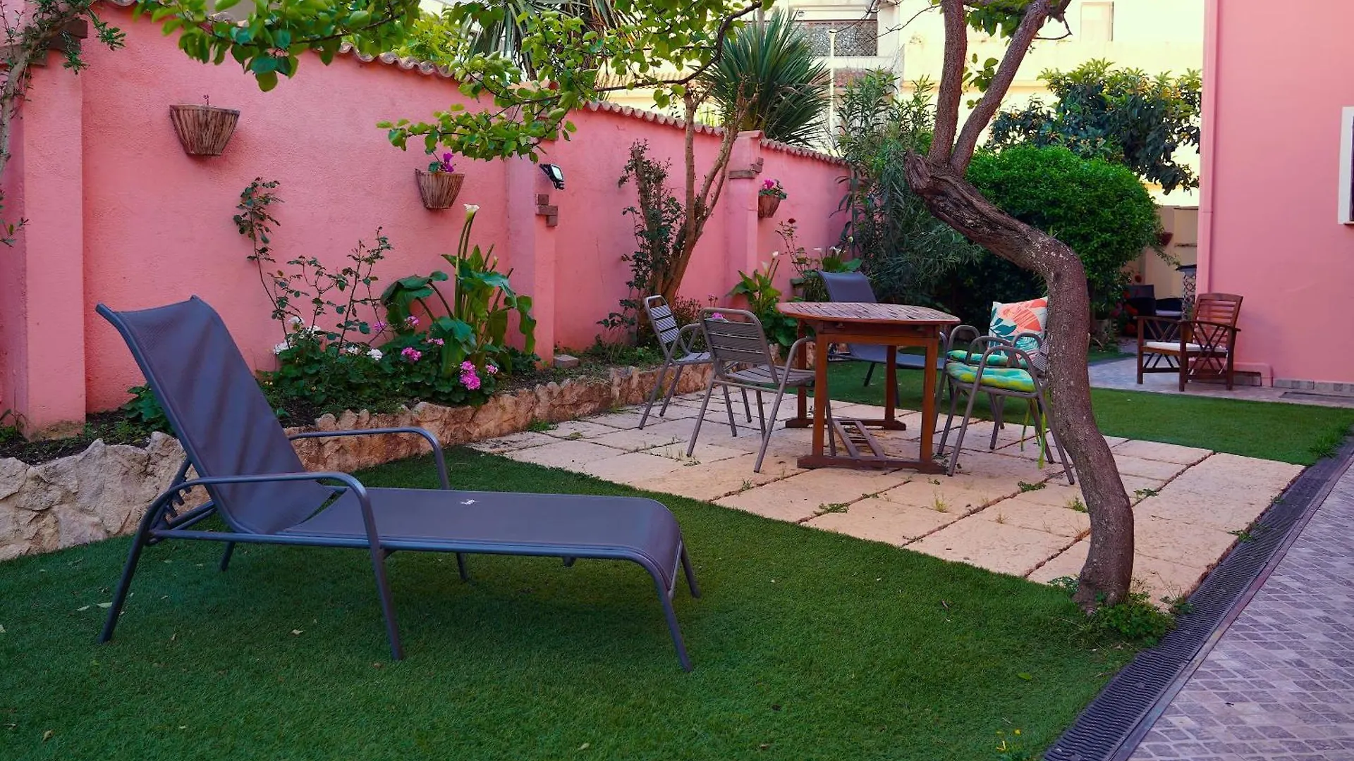 Flowery Inn Villa Альгеро Италия