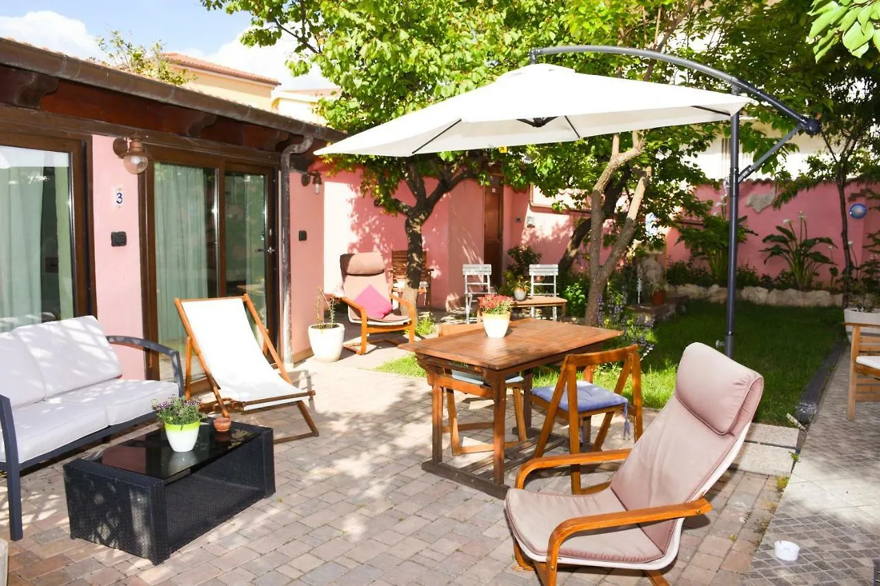 Flowery Inn Villa Альгеро 2*,
