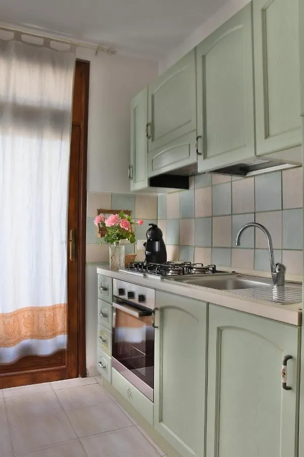 Flowery Inn Villa Альгеро 2*,